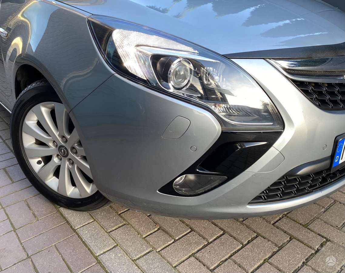 Opel Zafira 2012 — фото 9