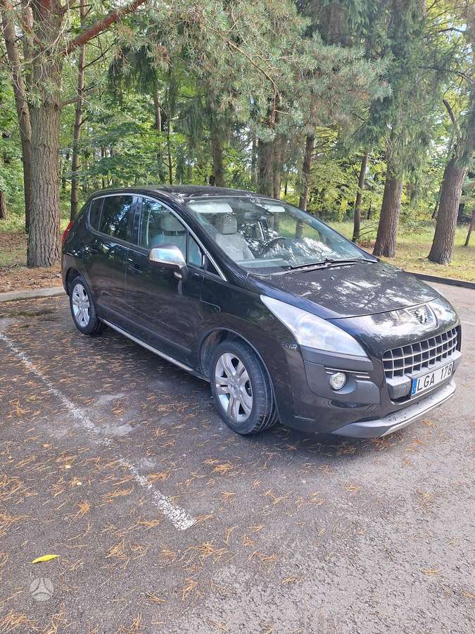 Peugeot 3008 2010 — rear view