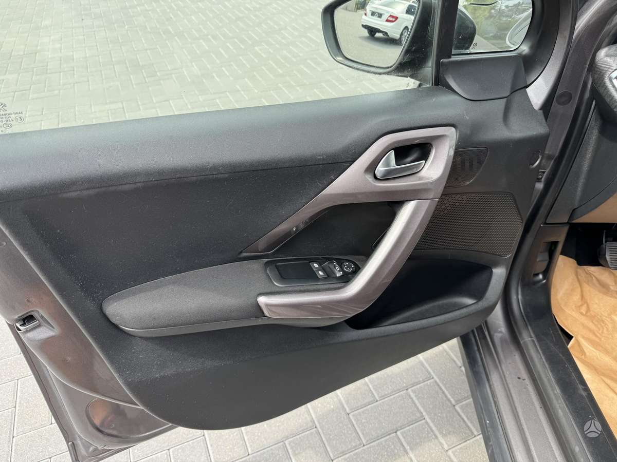 Peugeot 2008 2013 — photo 17