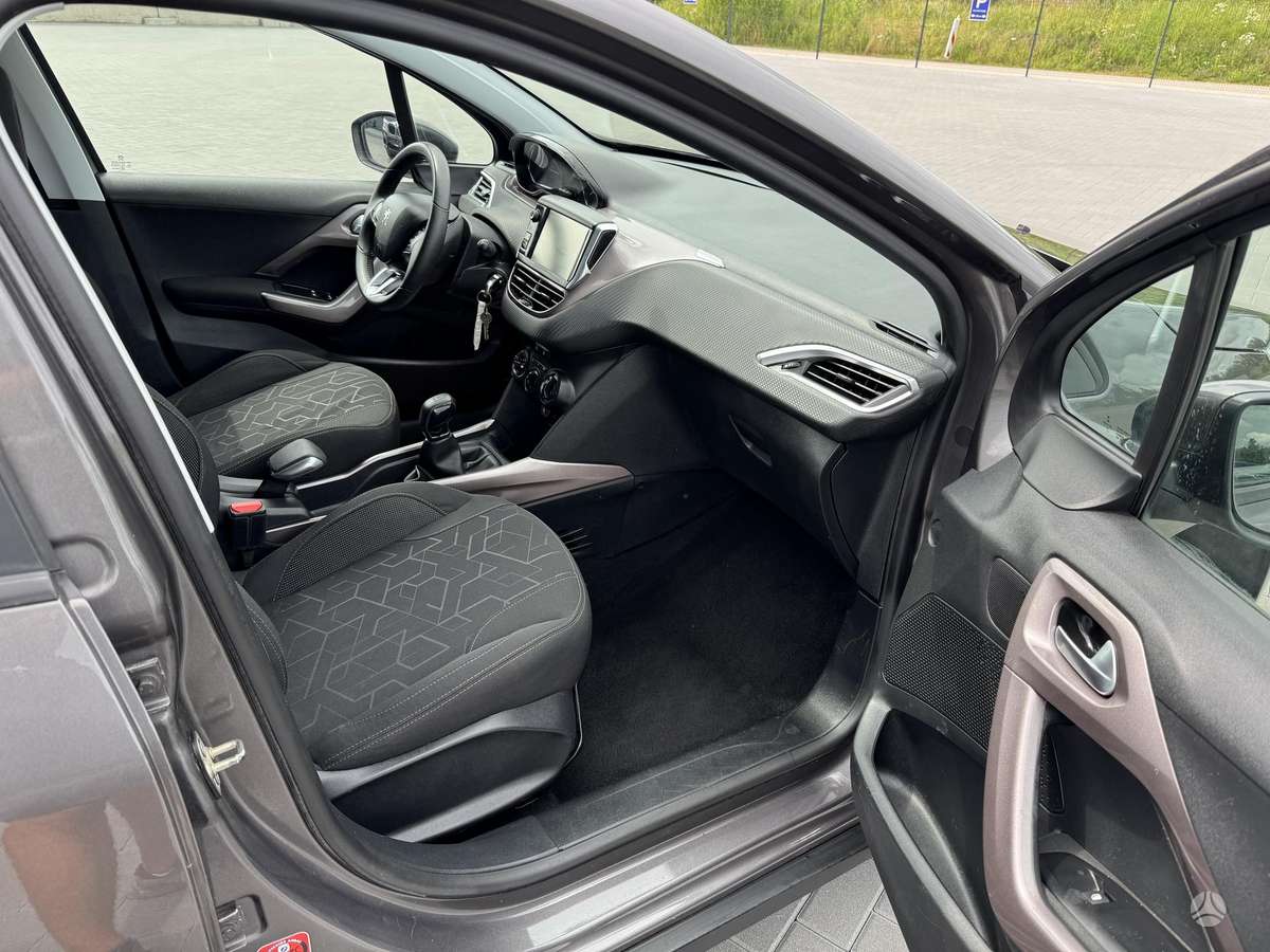 Peugeot 2008 2013 — photo 21