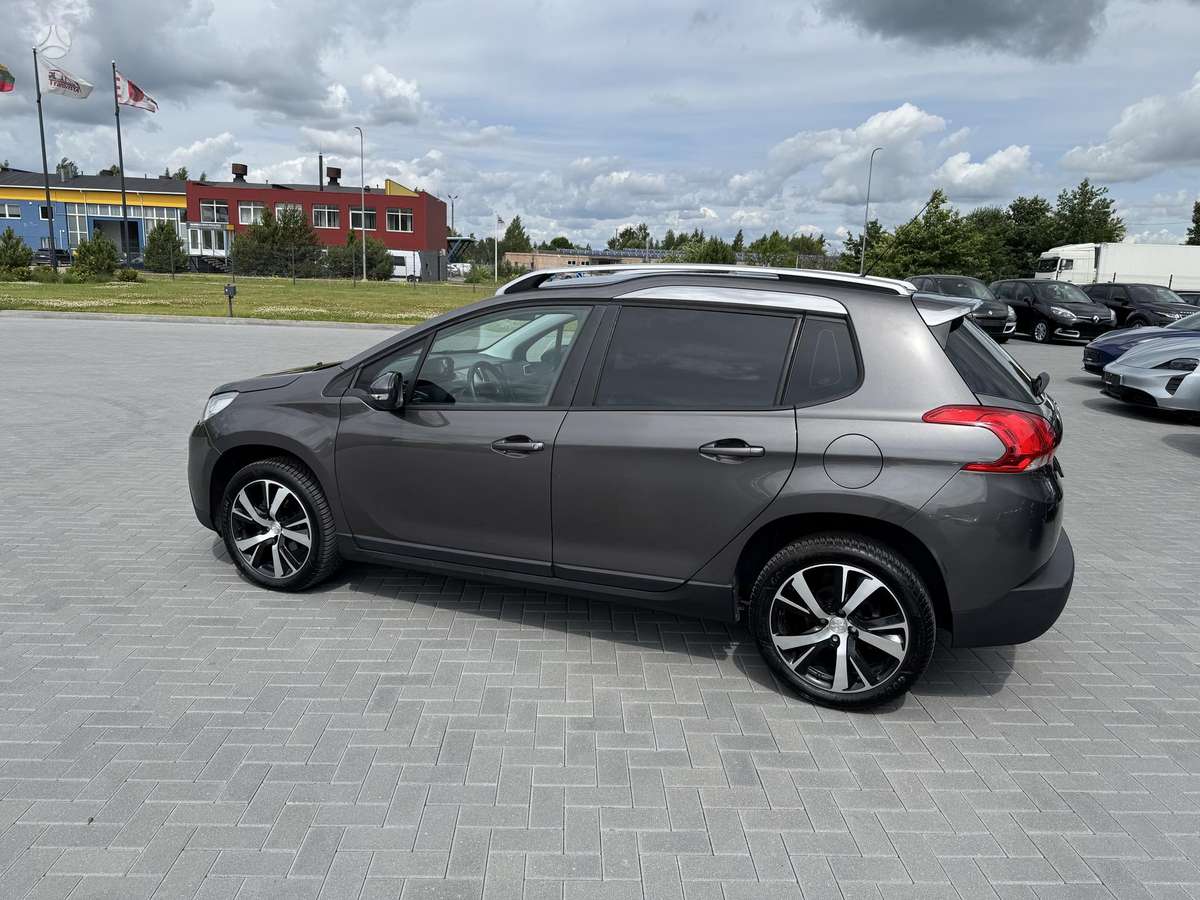 Peugeot 2008 2013 — interior