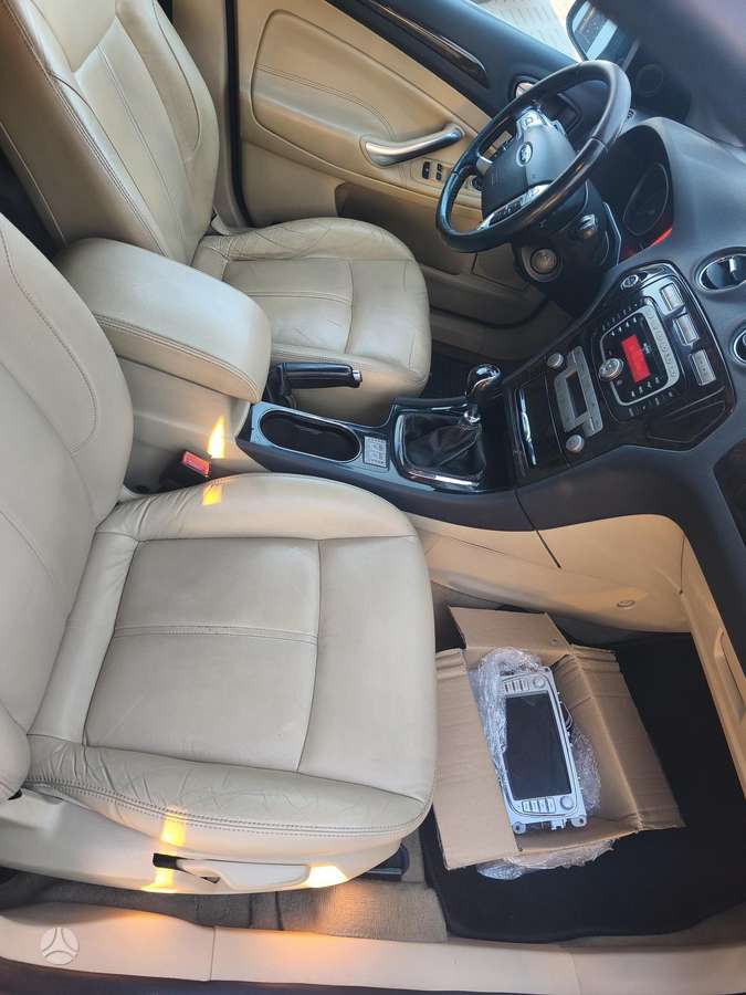 Ford Mondeo 2010 — photo 6