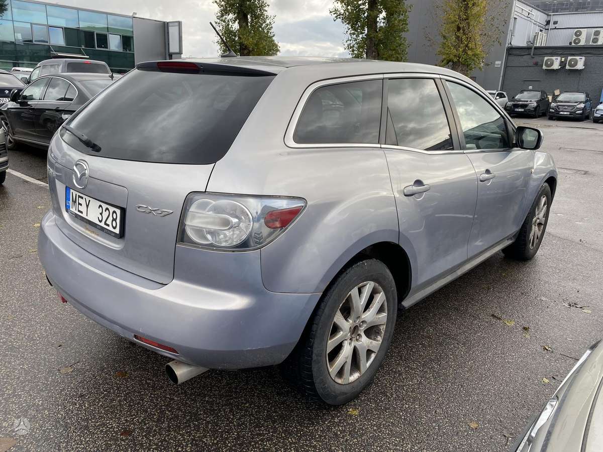 Mazda CX-7 2007 — салон