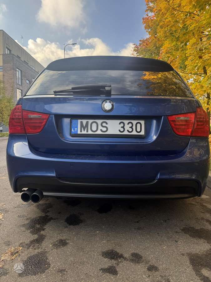 BMW 330 2010 — photo 12
