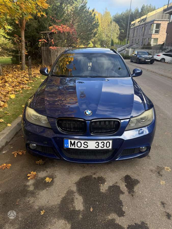 BMW 330 2010 — engine 2993 cm³, 245 HP (180kW)
