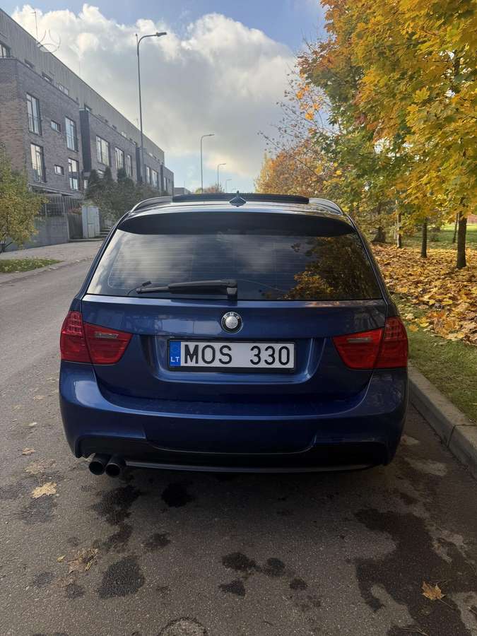 BMW 330 2010 — photo 6