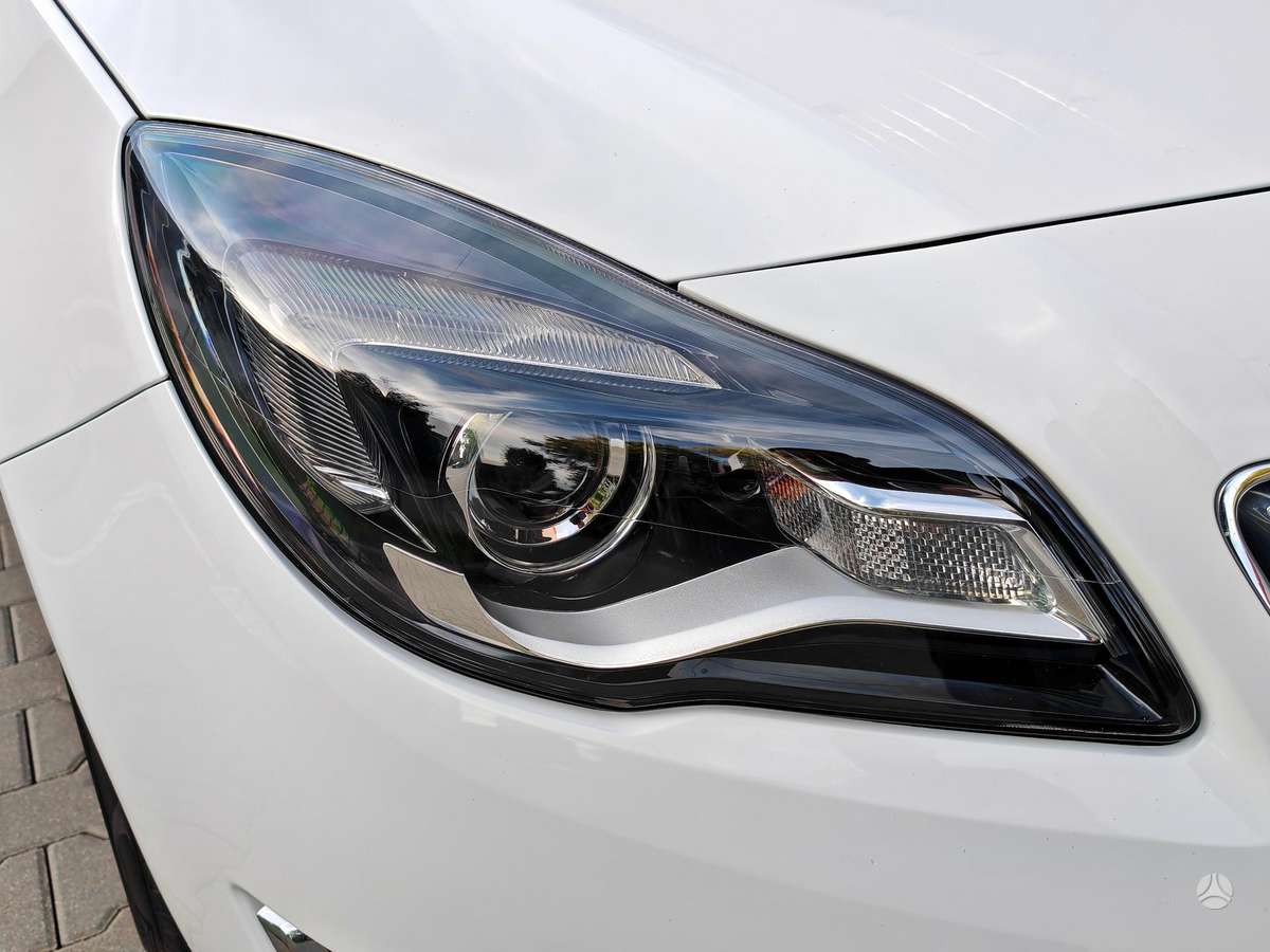 Opel Insignia 2014 — photo 11