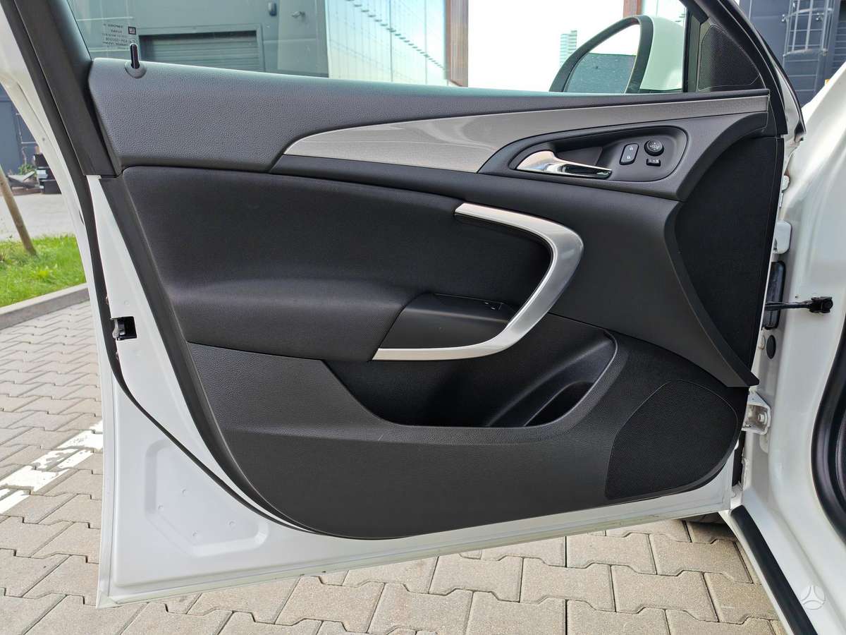 Opel Insignia 2014 — photo 15