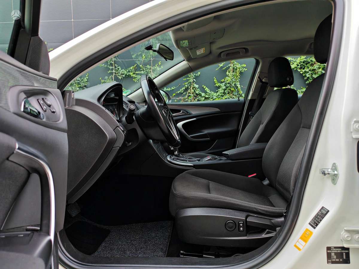 Opel Insignia 2014 — photo 16