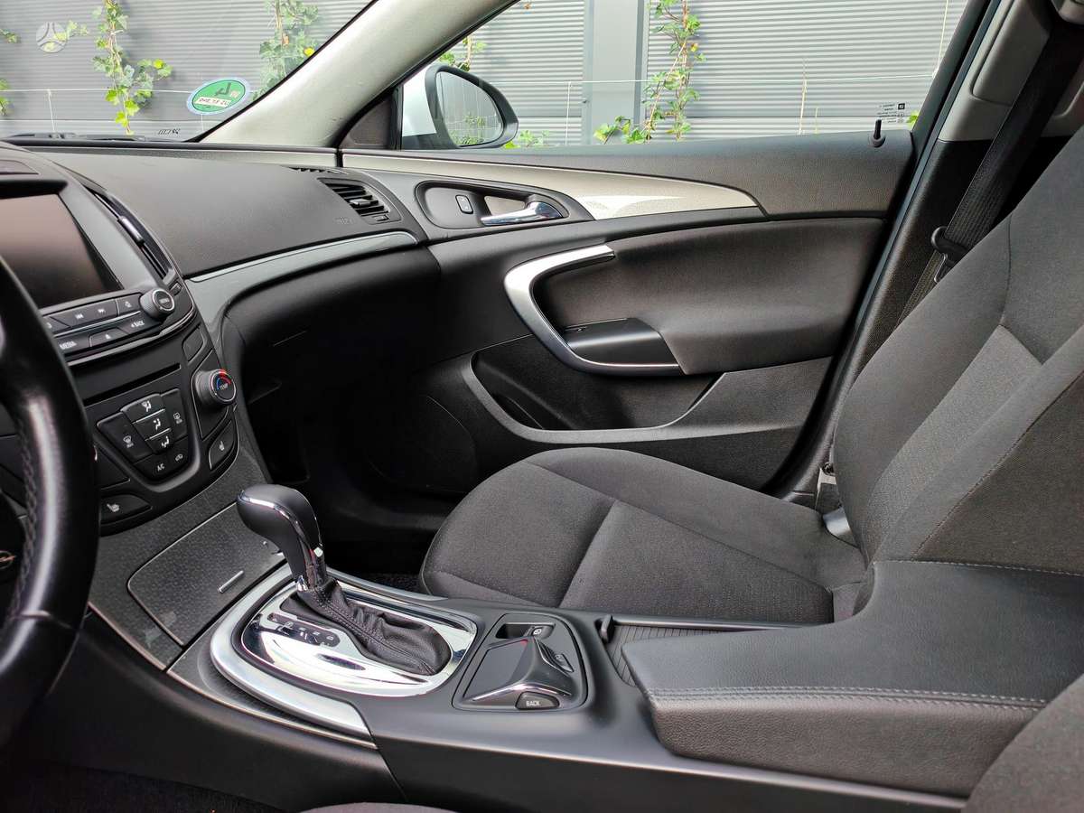 Opel Insignia 2014 — photo 27