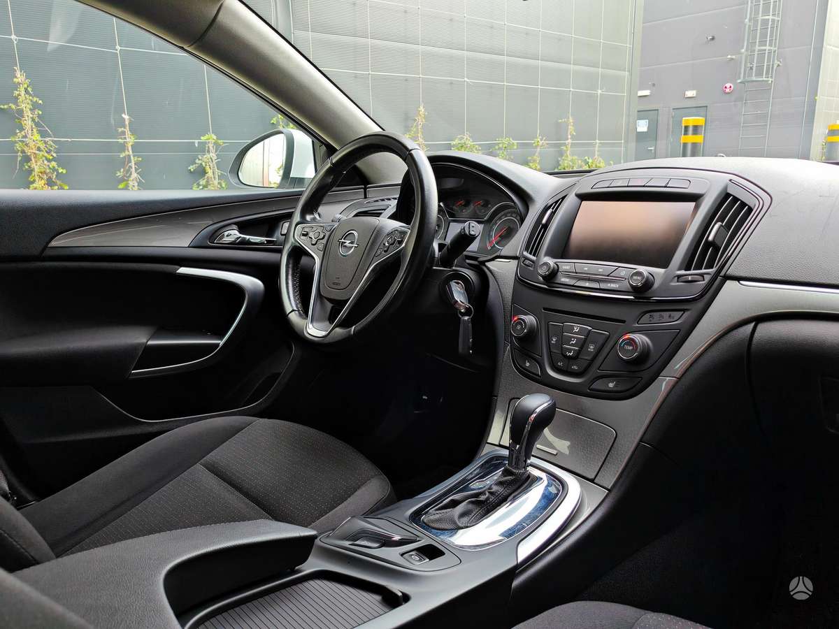 Opel Insignia 2014 — photo 28