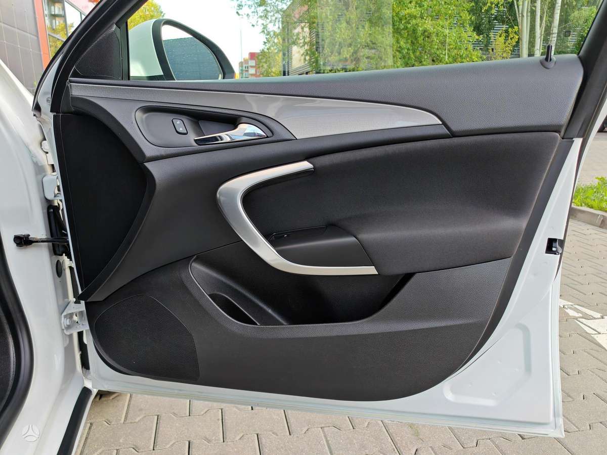 Opel Insignia 2014 — photo 32