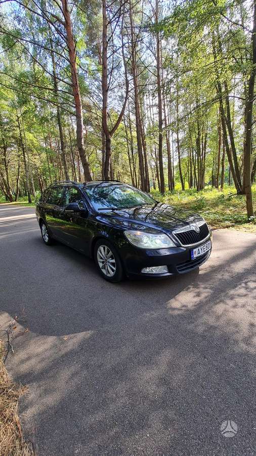 Skoda Octavia 2010 — interior