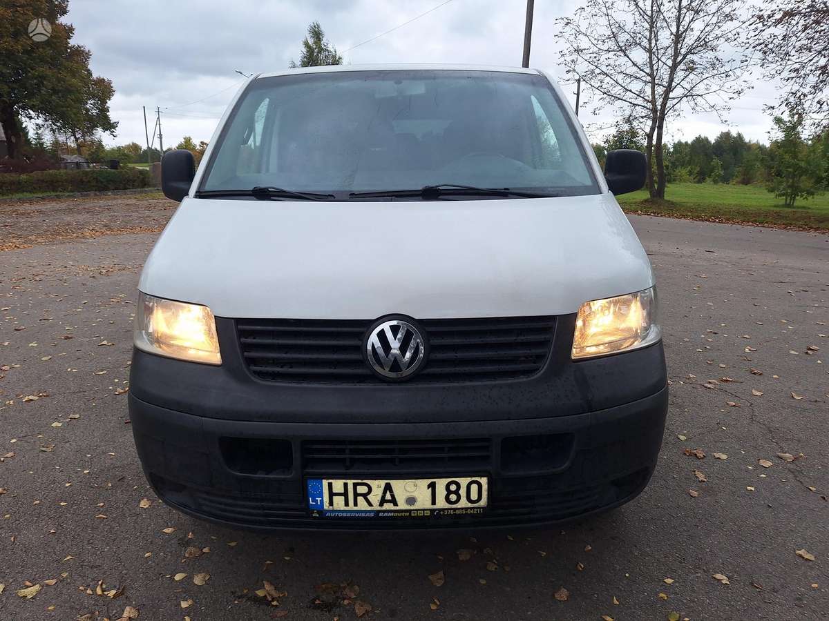 Volkswagen Transporter 2004 — салон