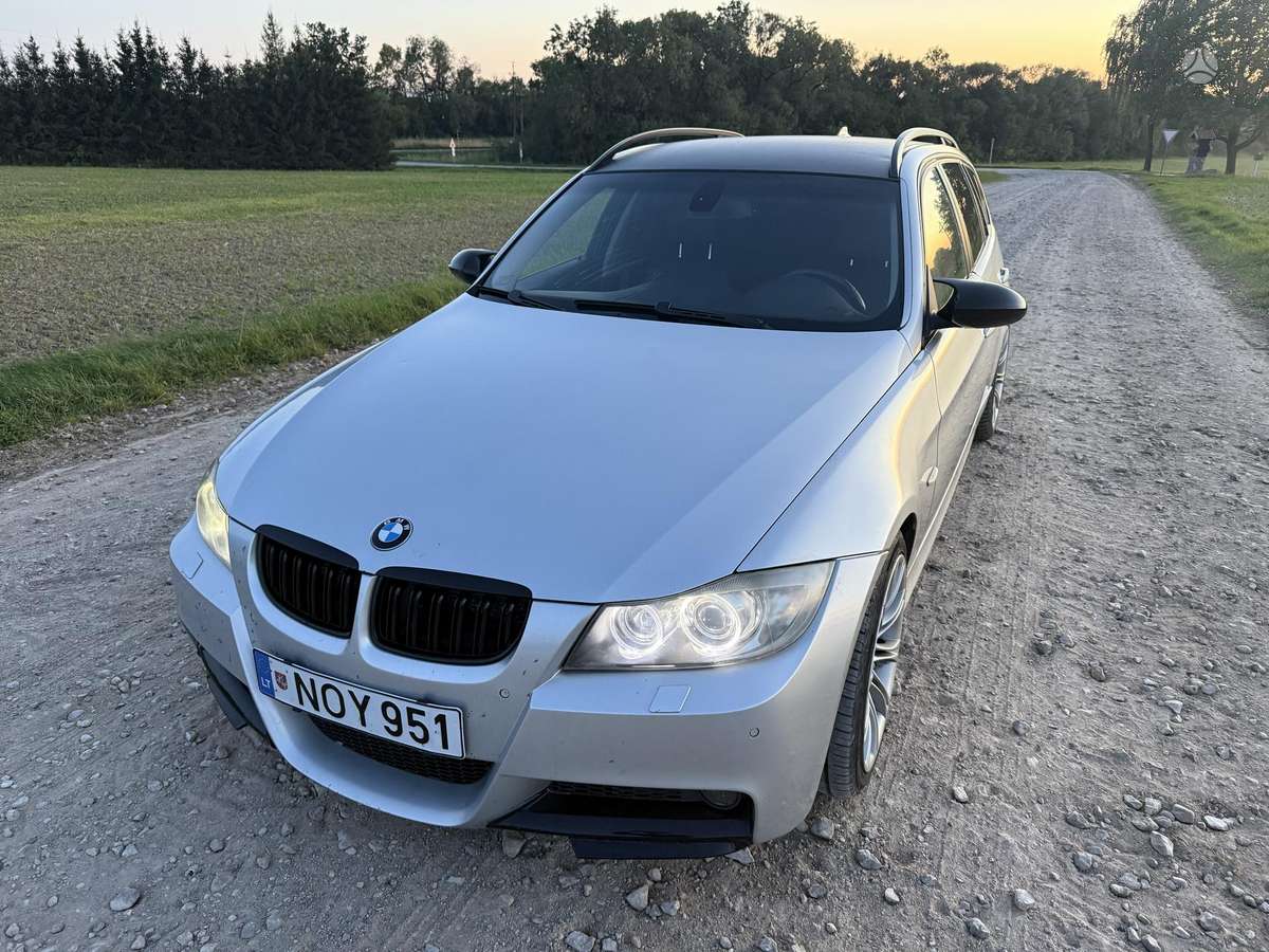 BMW 330, 2007