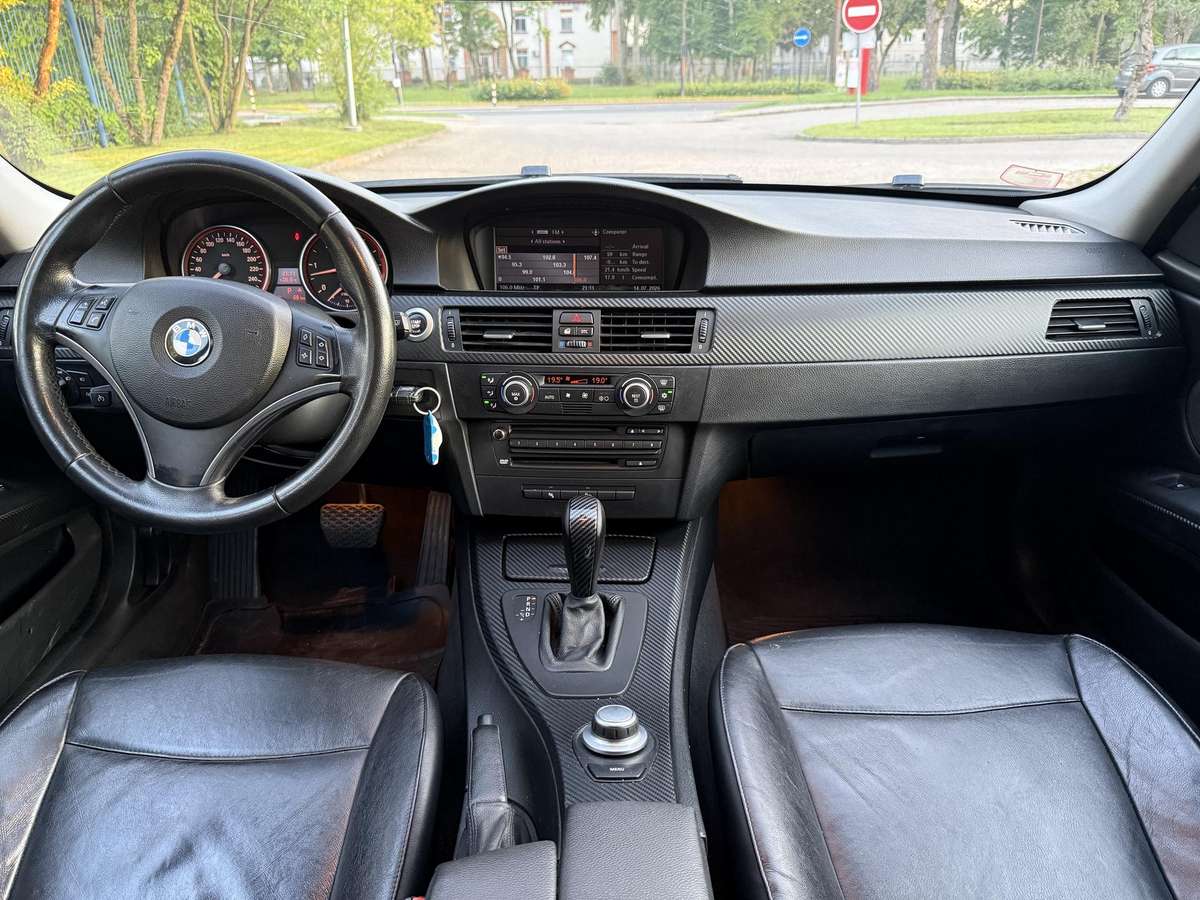 BMW 330 2007 — photo 8
