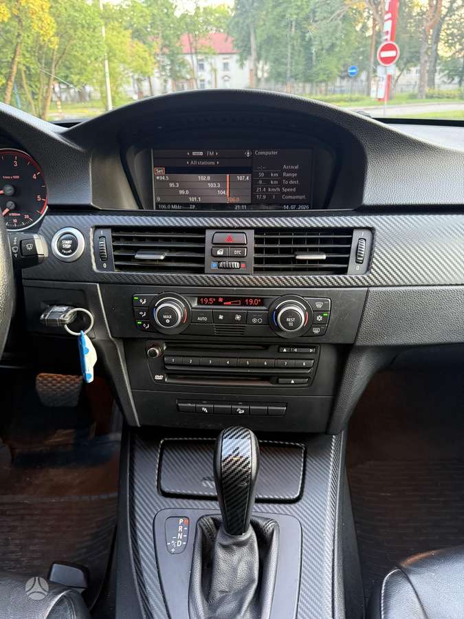 BMW 330 2007 — photo 9