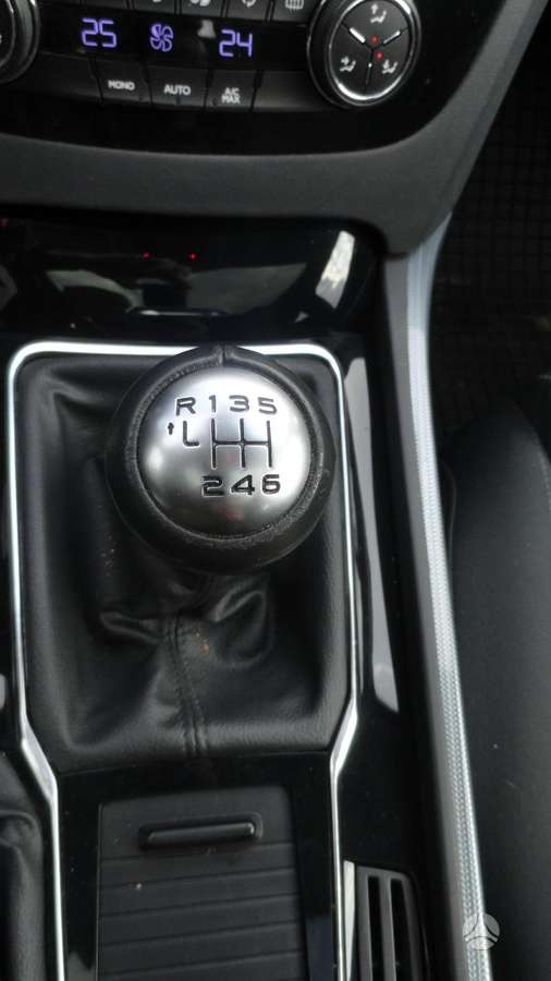 Peugeot 508 2013 — photo 13