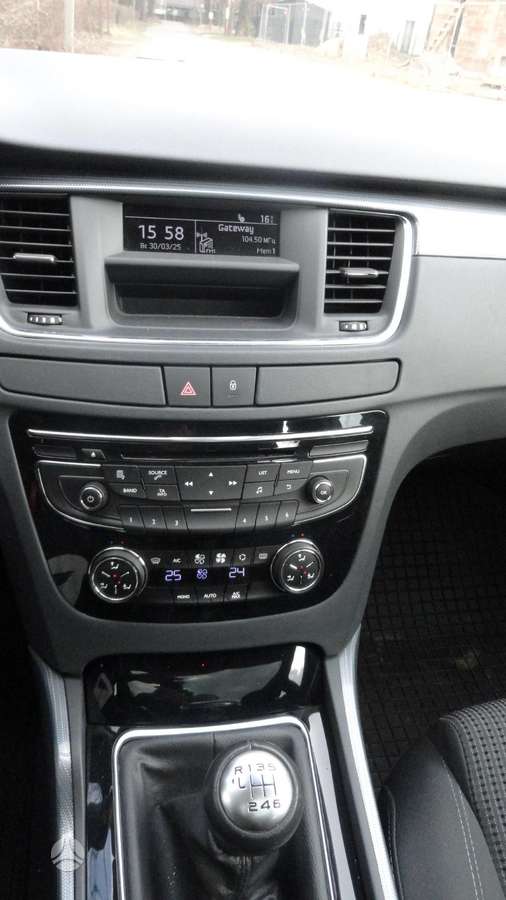 Peugeot 508 2013 — photo 20