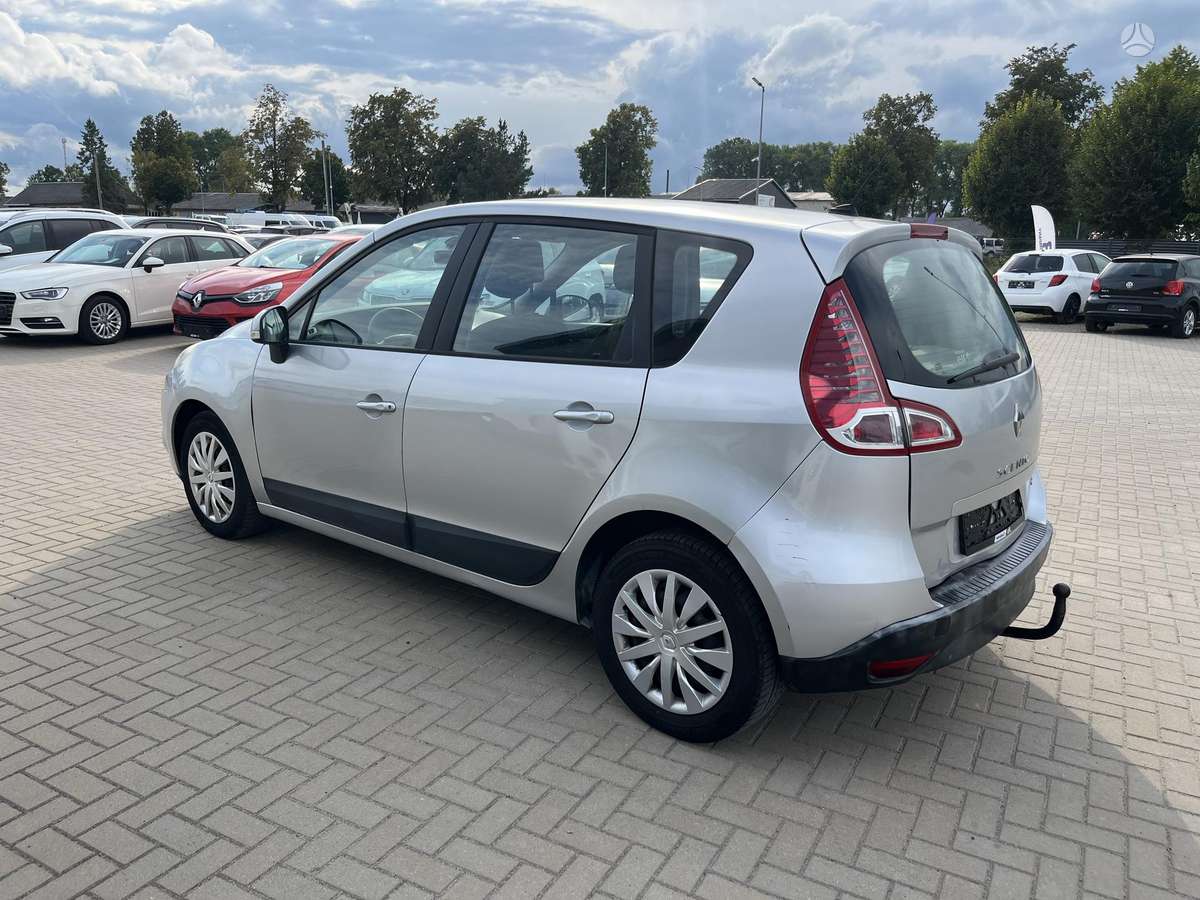 Renault Scenic 2011 — photo 11