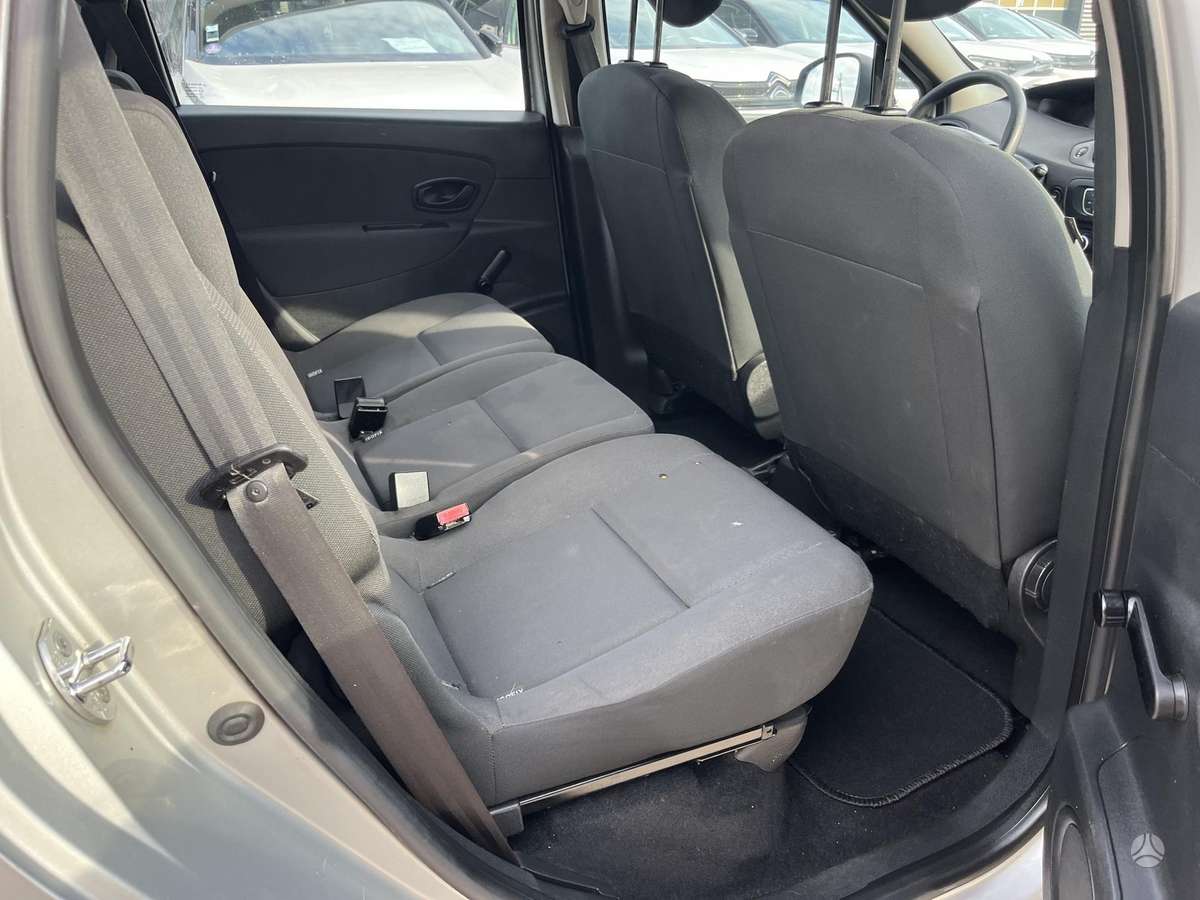 Renault Scenic 2011 — photo 19