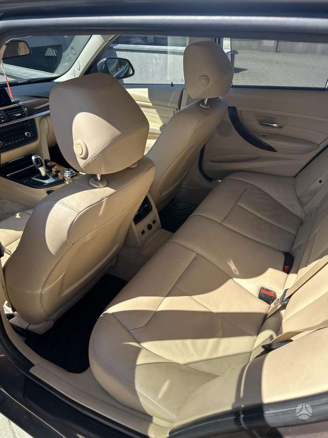 BMW 318 2013 — photo 10