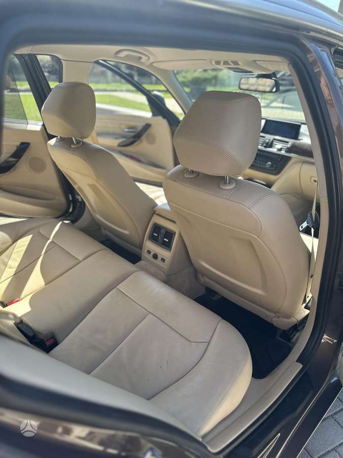 BMW 318 2013 — photo 14