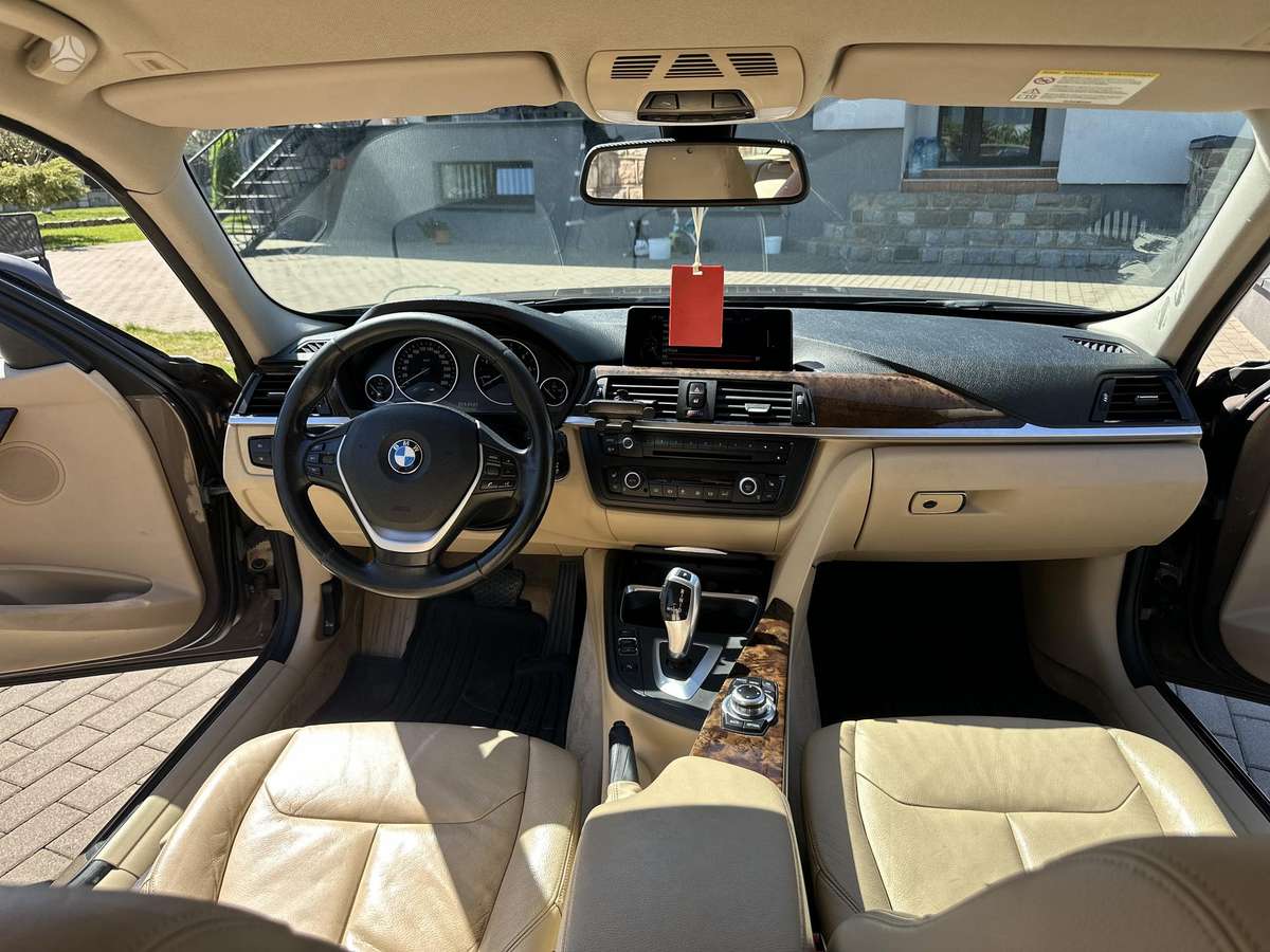 BMW 318 2013 — photo 17
