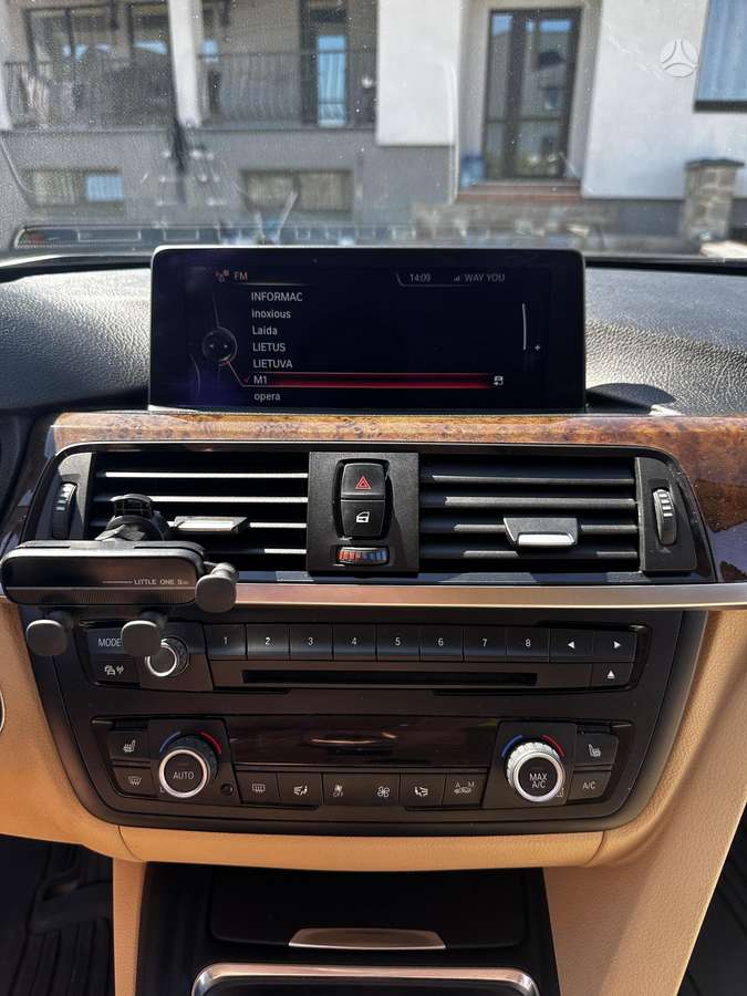 BMW 318 2013 — photo 19