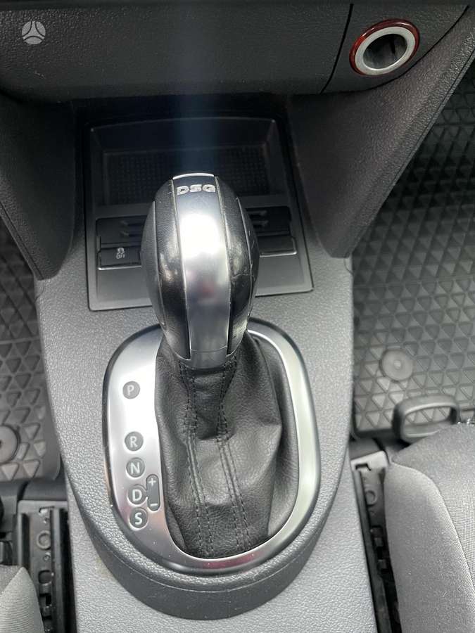 Volkswagen Touran 2013 — photo 17
