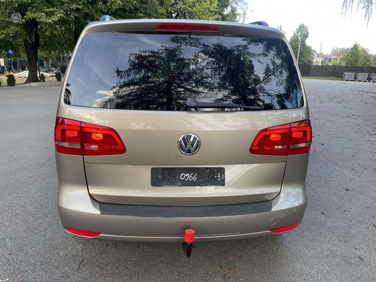 Volkswagen Touran 2013 — photo 6