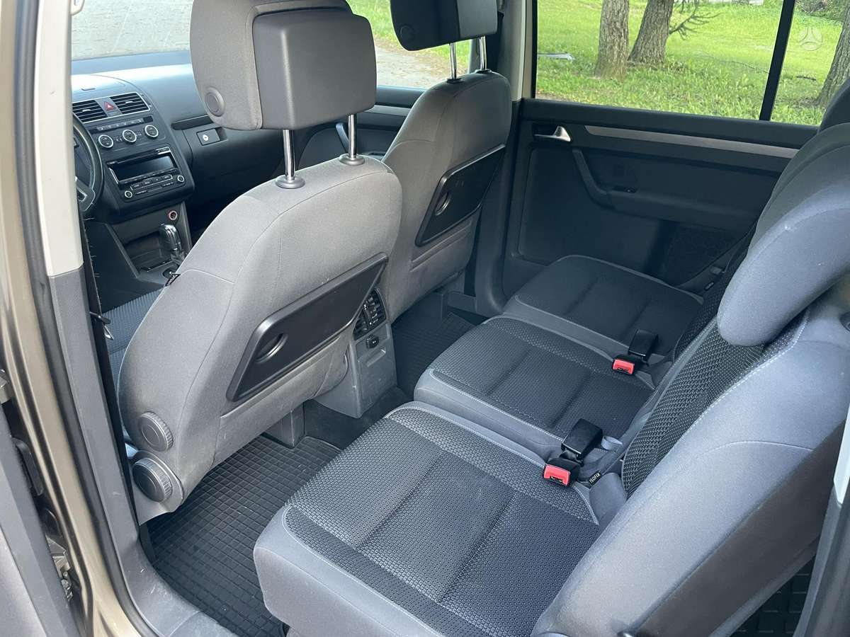 Volkswagen Touran 2013 — photo 9