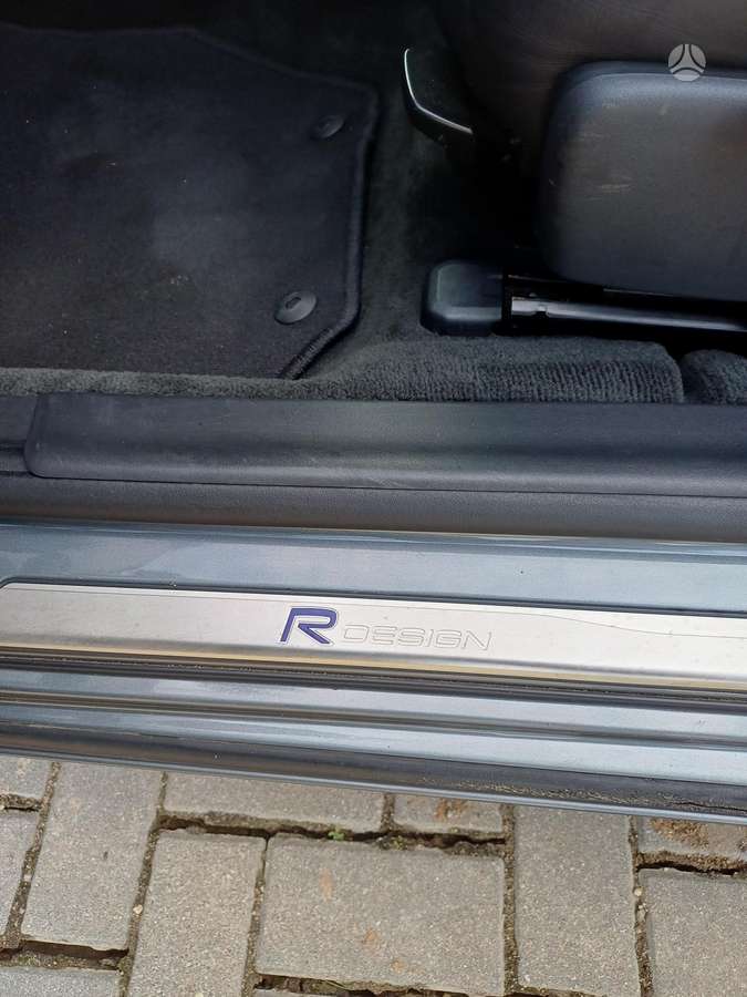 Volvo V60 2015 — photo 18