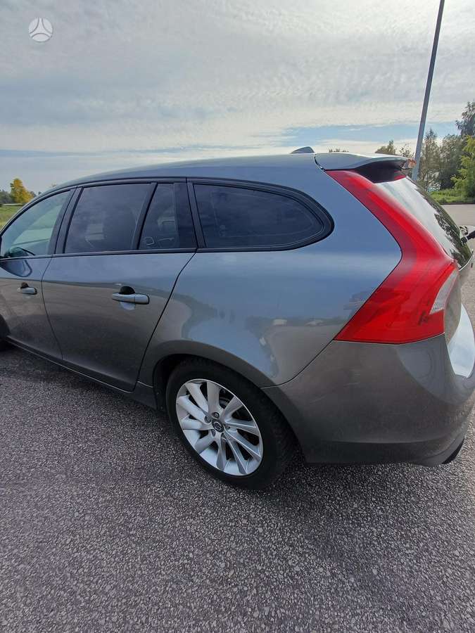 Volvo V60 2015 — photo 5