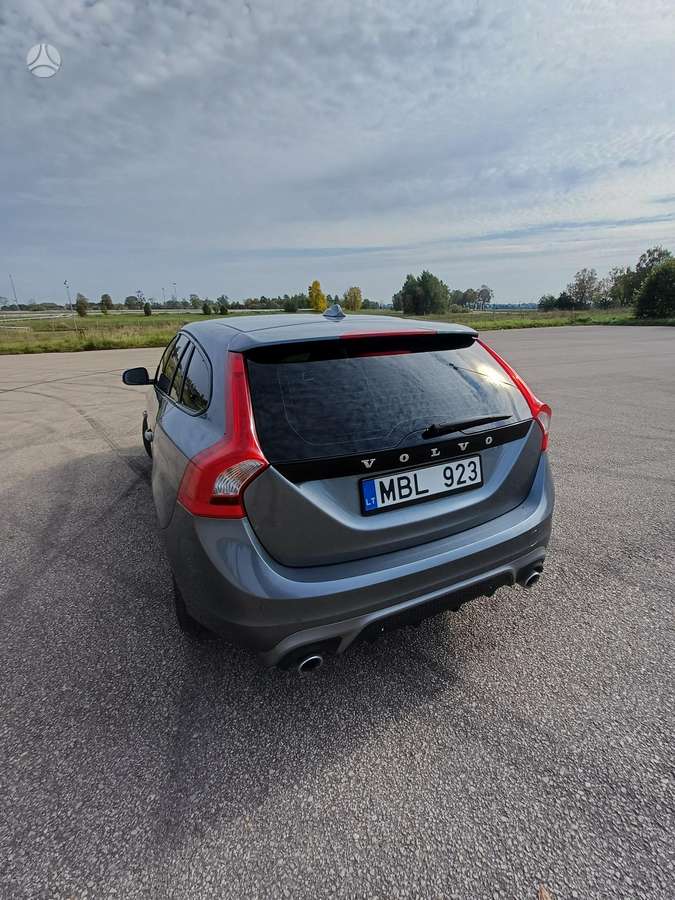 Volvo V60 2015 — photo 6