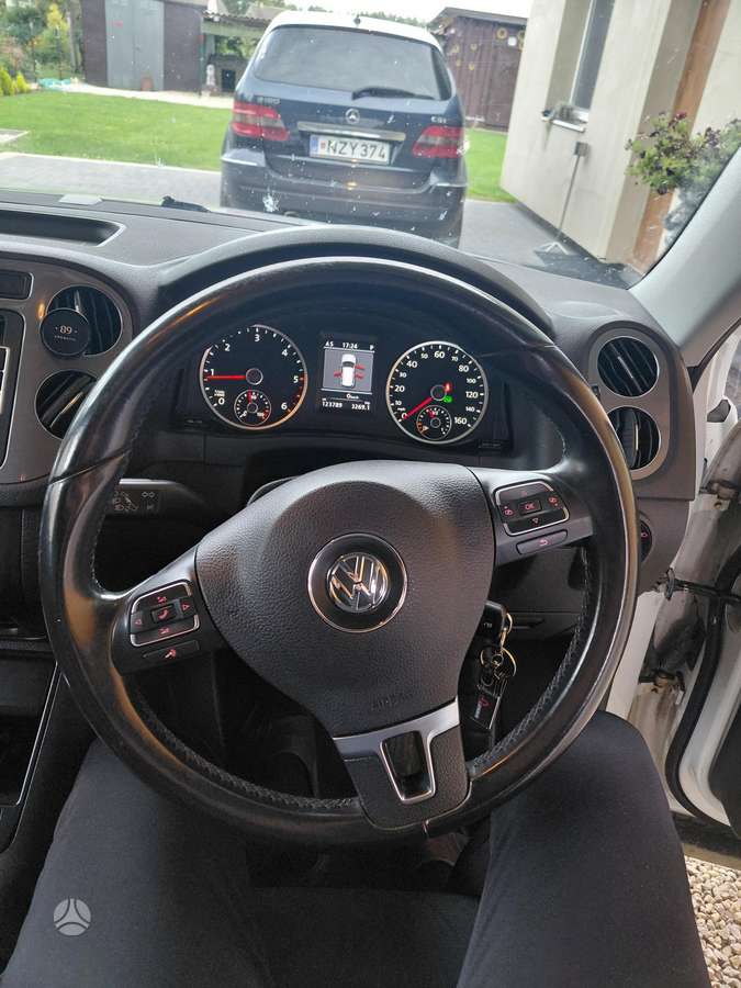 Volkswagen Tiguan 2014 — photo 12