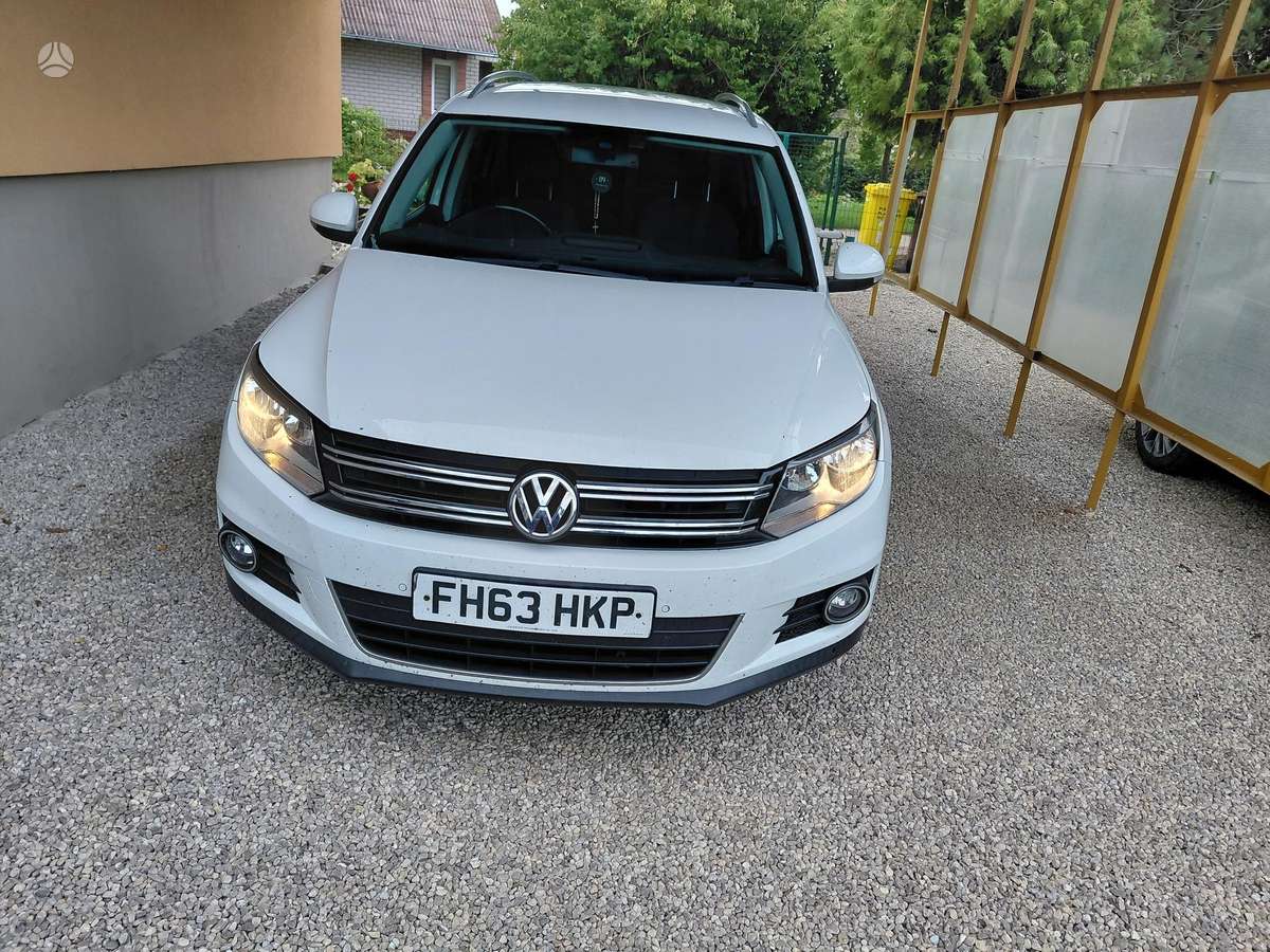Volkswagen Tiguan 2014 — rear view
