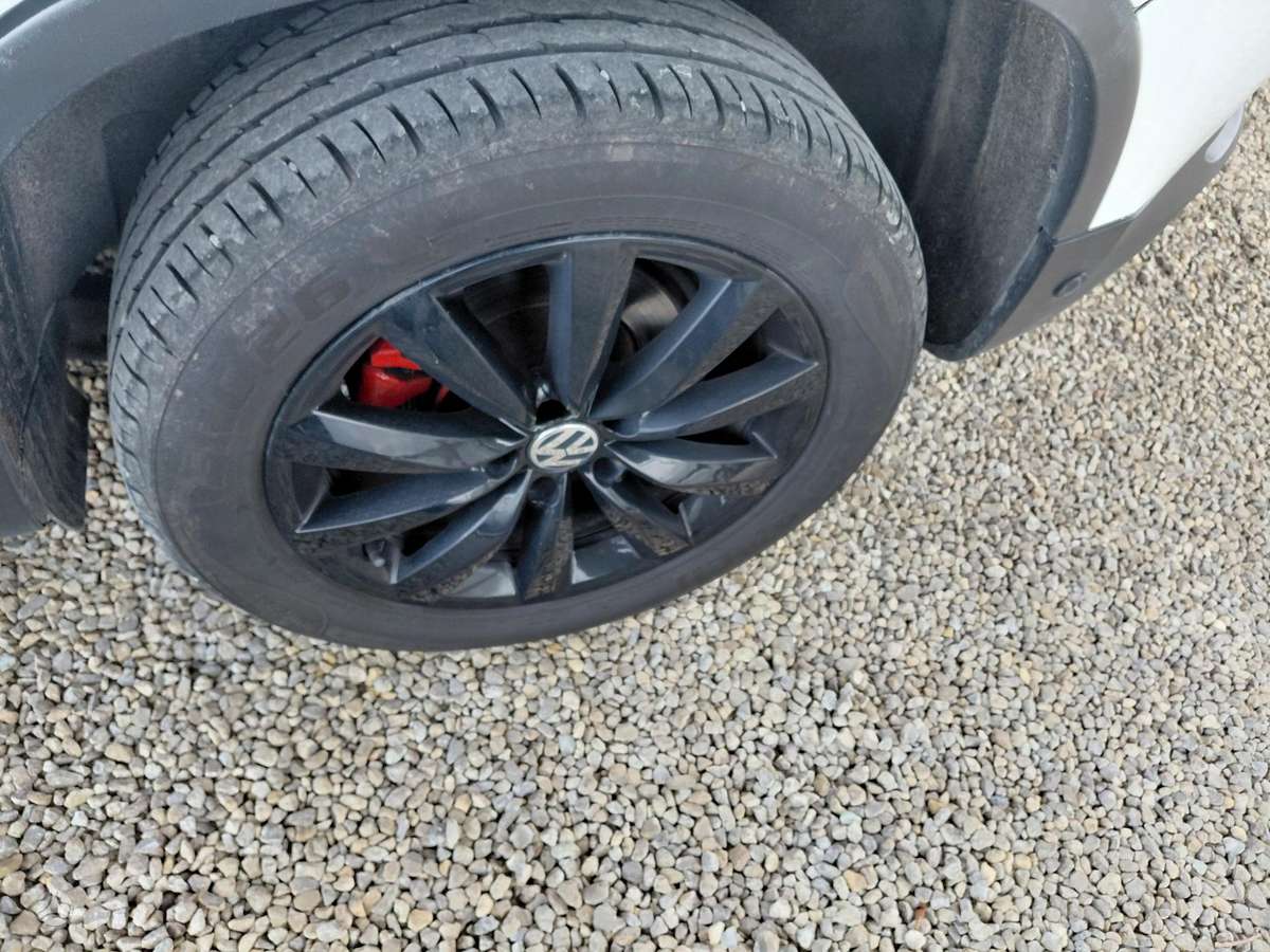 Volkswagen Tiguan 2014 — photo 21