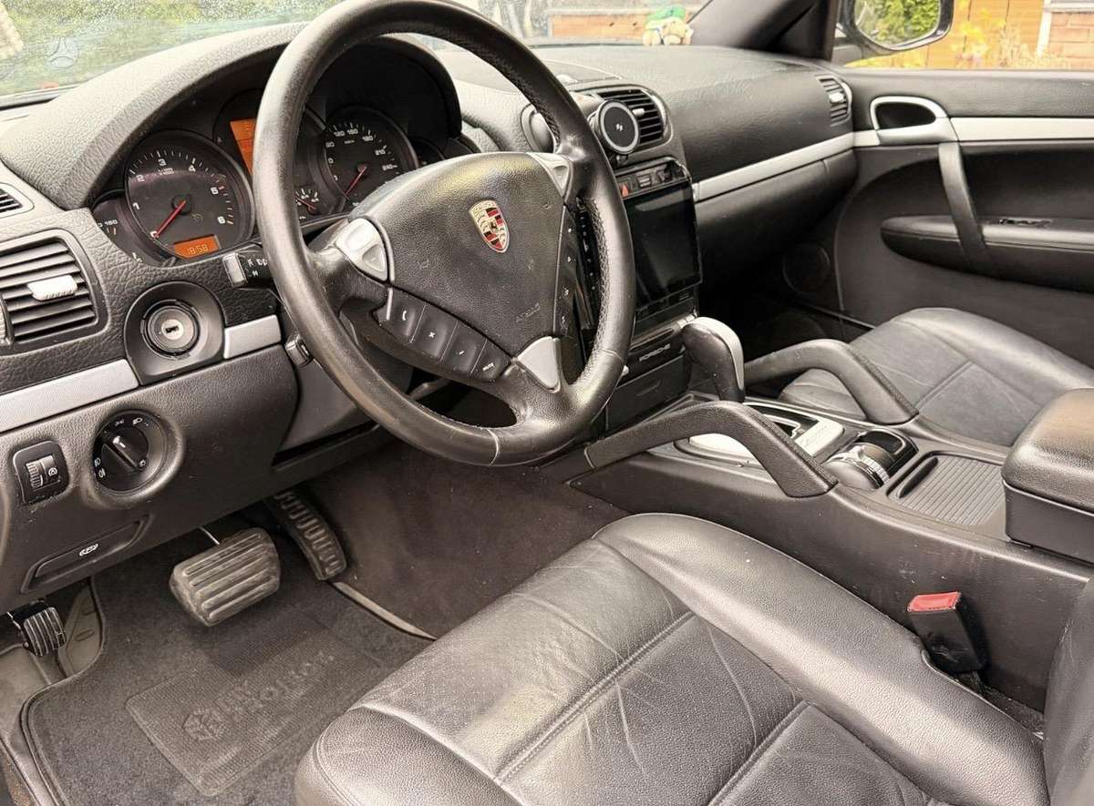 Porsche Cayenne 2009 — photo 10