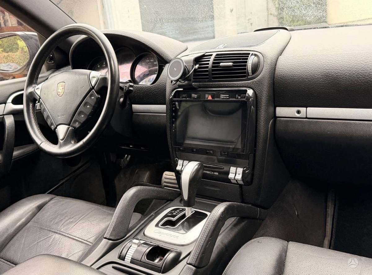Porsche Cayenne 2009 — photo 12