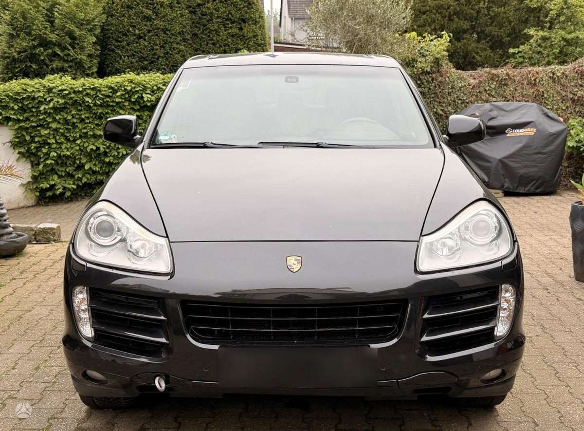 Porsche Cayenne 2009 — rear view