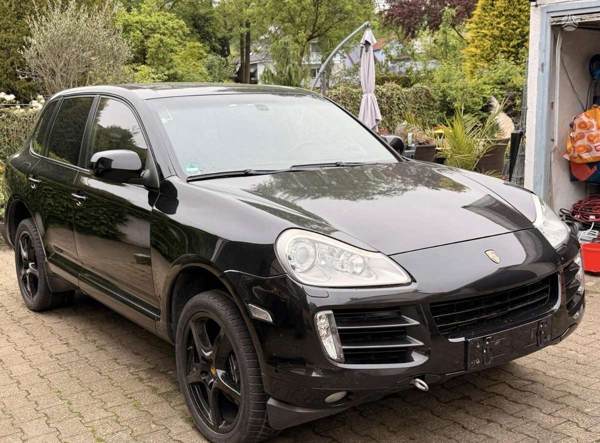 Porsche Cayenne 2009 — interior