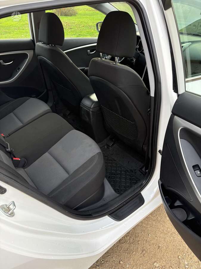 Hyundai i30 2013 — photo 11
