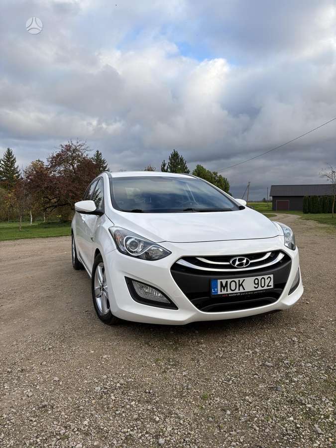 Hyundai i30 2013 — rear view