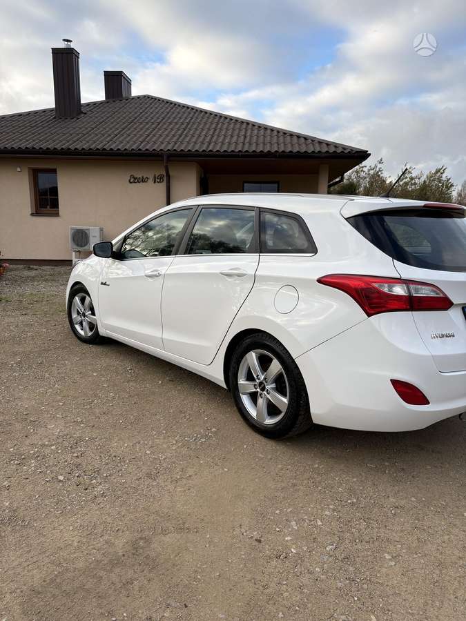 Hyundai i30 2013 — interior