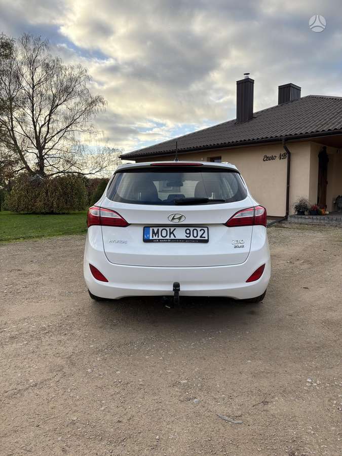 Hyundai i30 2013 — engine 1582 cm³, 110 HP (81kW)