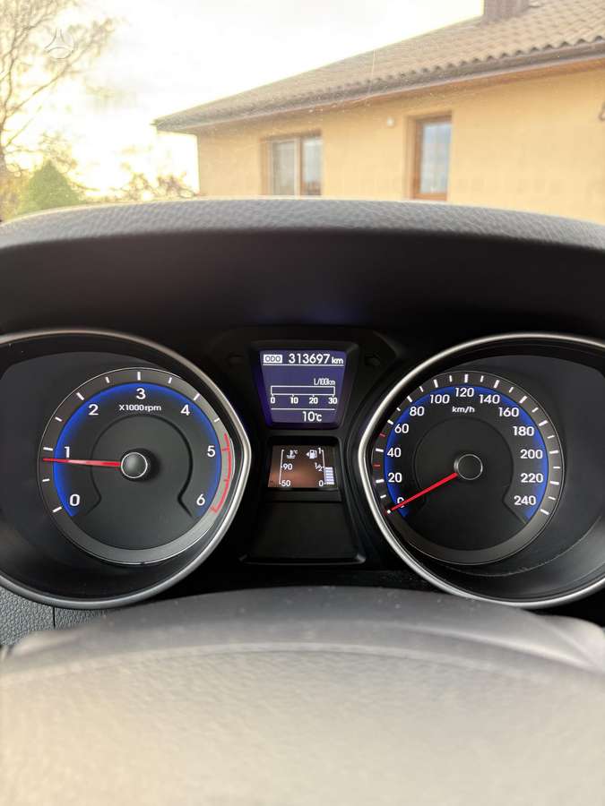Hyundai i30 2013 — photo 7