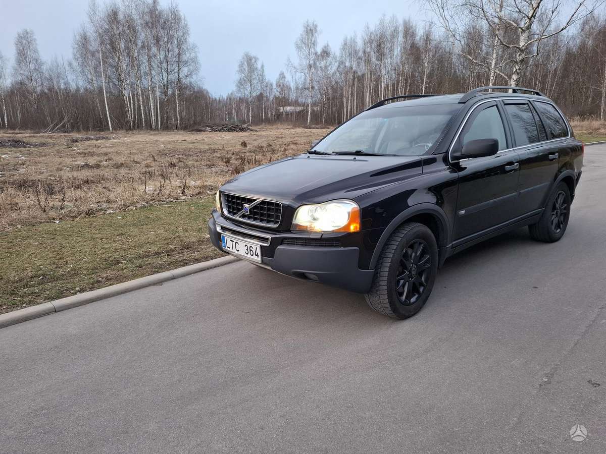 Volvo XC90 2004 — rear view