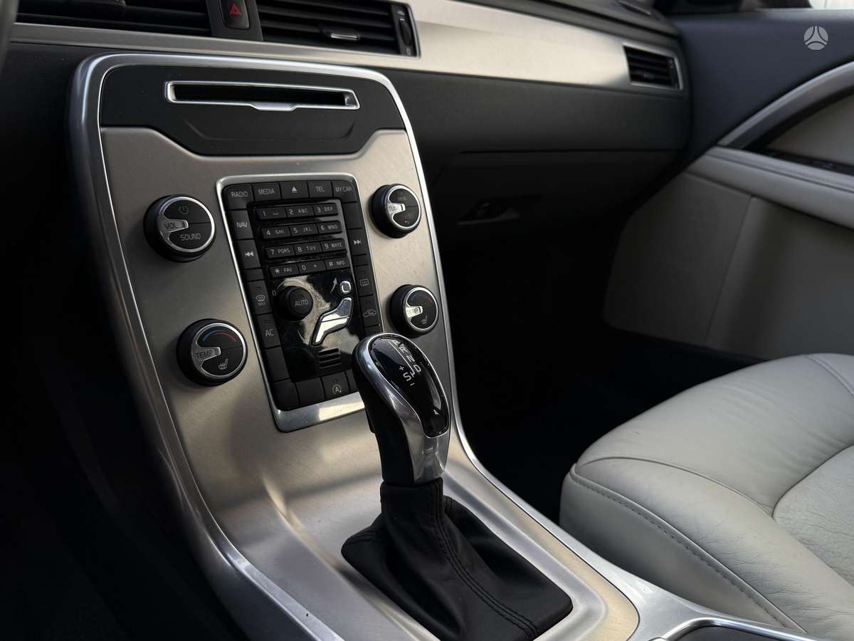 Volvo V70 2014 — фото 11