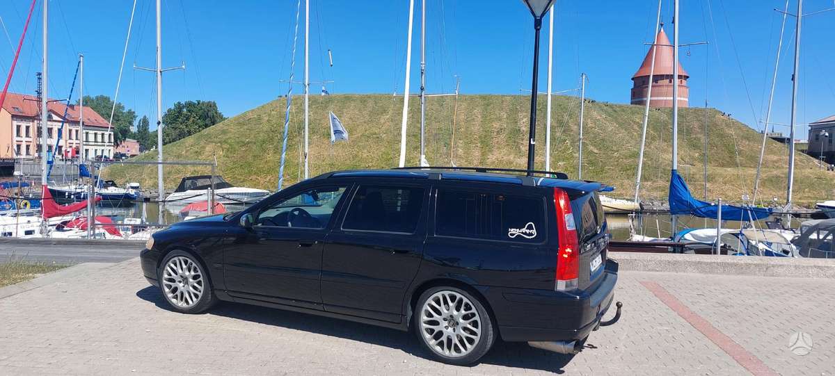 Volvo V70 2005 — вигляд ззаду